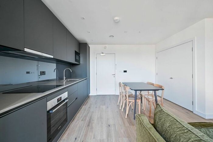 1 Bedroom Flat To Rent In Riverstone Heights, Bow, London, E3