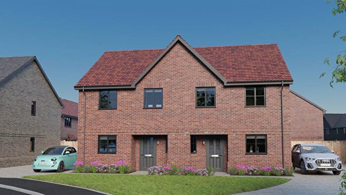 3 Bedroom Semi Detached House For Sale In Norwich Road, Attleborough, NR17