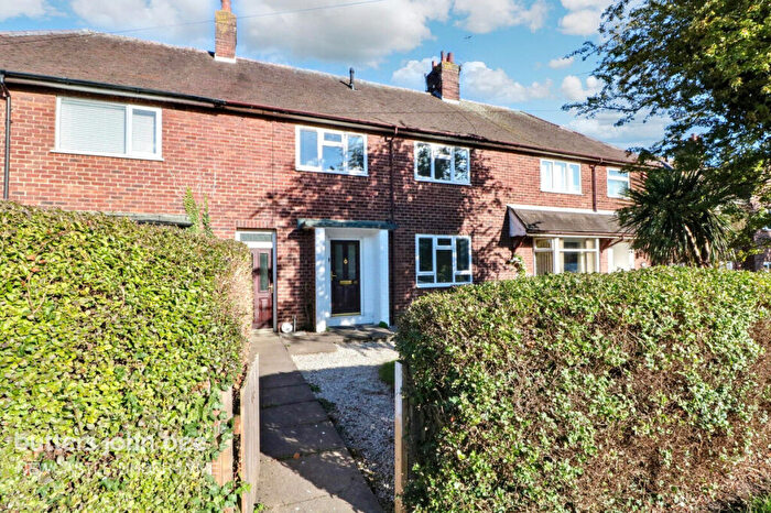 3 Bedroom Town House To Rent In Oldcastle Avenue, Newcastle, ST5