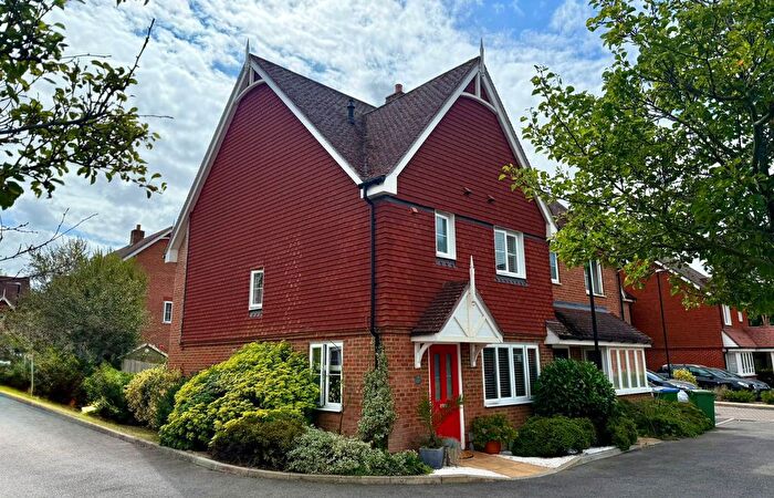 4 Bedroom Semi-Detached House For Sale In Edwards Close, Broadbridge Heath, Horsham, West Sussex, RH12