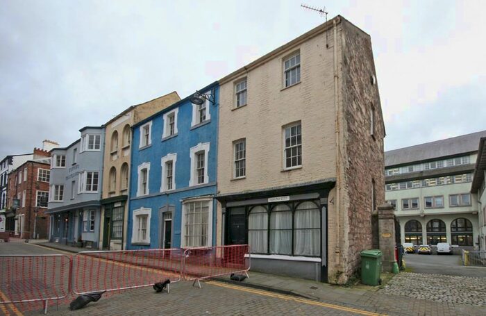 3 Bedroom End Of Terrace House For Sale In Stryd Fawr, Caernarfon, Gwynedd, LL55