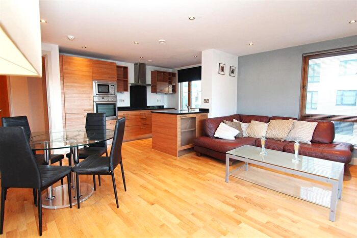 2 Bedroom Flat To Rent In The Boulevard, Hunslet, Leeds, LS10