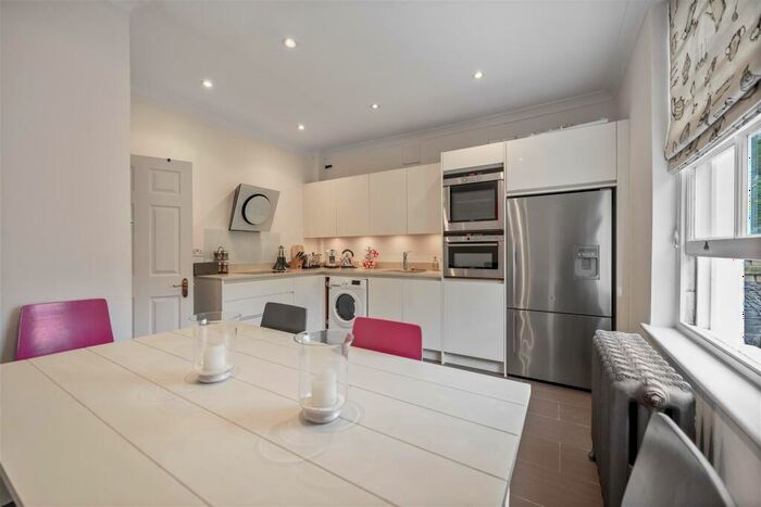 3 Bedroom Flat To Rent In Liverpool Road, Islington, N1