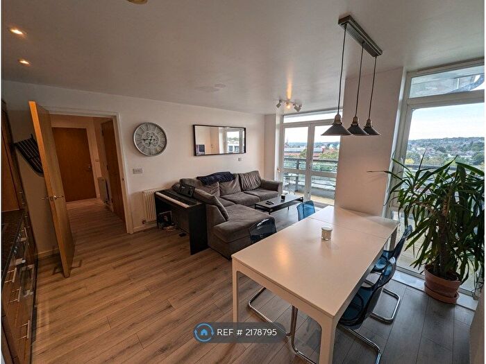 2 Bedroom Flat To Rent In Maxwell Road, Borehamwood, WD6