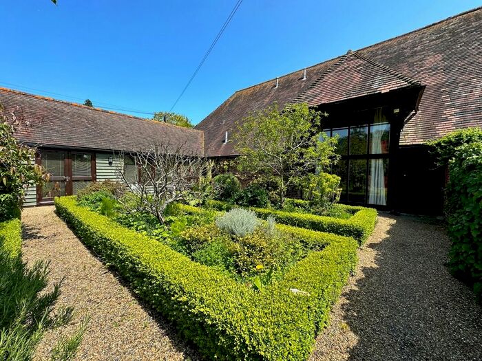 5 Bedroom Semi-Detached House For Sale In Chillenden, Canterbury, CT3