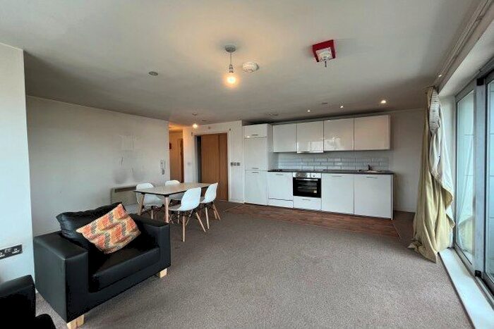 2 Bedroom Flat To Rent In Queens Road, Nottingham, NG2