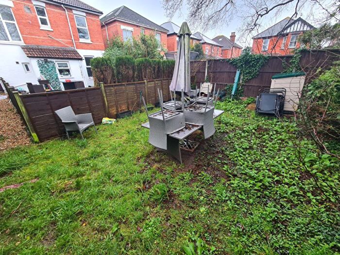 2 Bedroom Flat To Rent In Chatsworth Road, Bournemouth, BH8