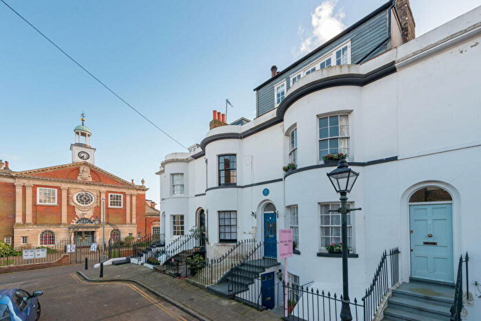 6 Bedroom Terraced House For Sale In Guildford Lawn, Ramsgate, CT11