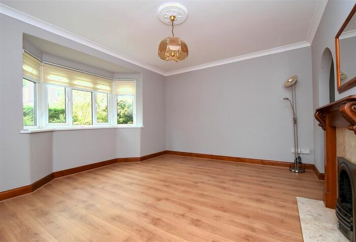 3 Bedroom Semi-Detached House To Rent In Jason Walk, London, SE9