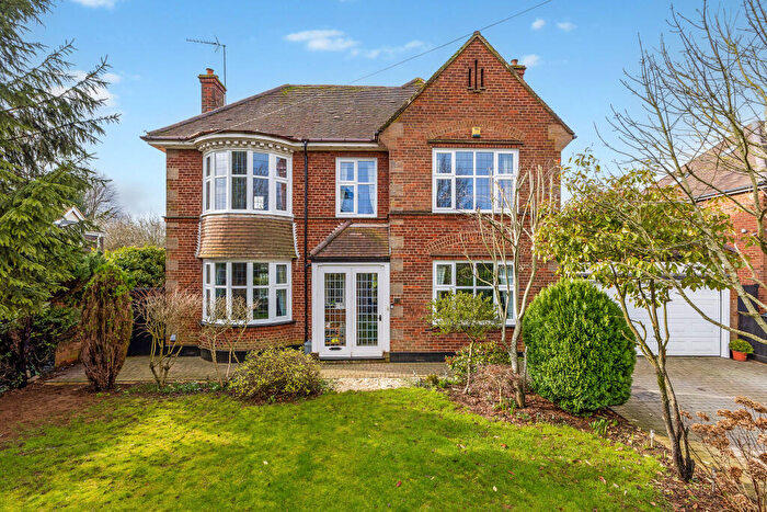 5 Bedroom Detached House For Sale In Oxford Road, Banbury, OX16