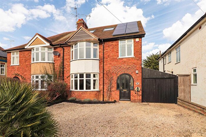 5 Bedroom Semi Detached House For Sale In Gilbert Road, Cambridge, CB4