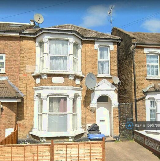 2 Bedroom Flat To Rent In Grosvenor Road, London, N9