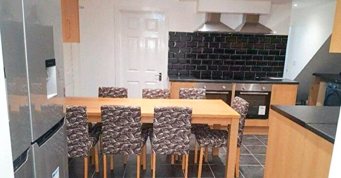 4 Bedroom Semi Detached House To Rent In Mitchell Avenue, CV4