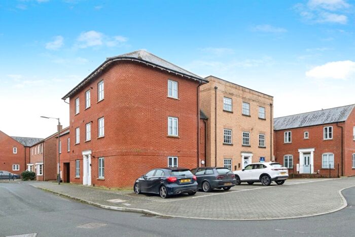 2 Bedroom Flat For Sale In Needlepin Way, Buckingham, MK18