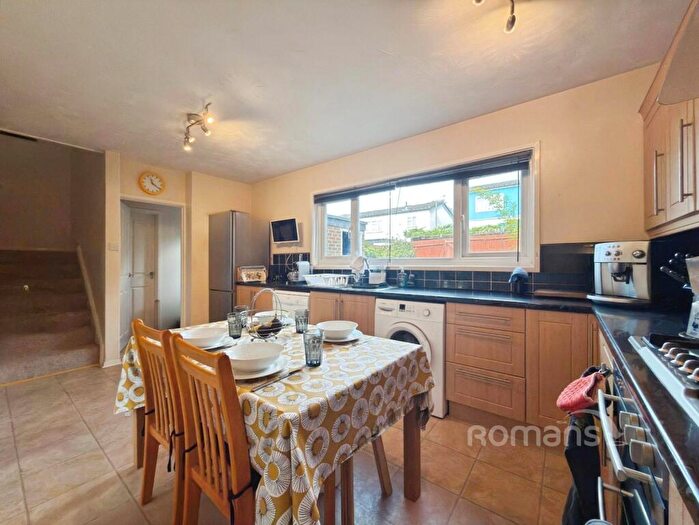 3 Bedroom Terraced House For Sale In Kenilworth Road, Basingstoke, Hampshire, RG23