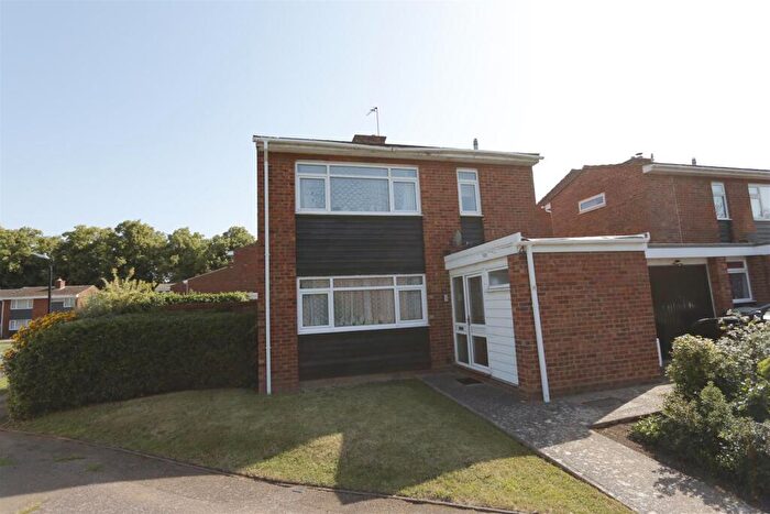 3 Bedroom Detached House For Sale In Lychmead, Clifton, Shefford, SG17