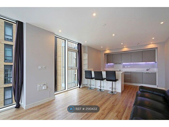 2 Bedroom Flat To Rent In Enterprise Way, London, SW18