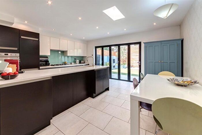 3 Bedroom House To Rent In Oak Village, Gospel Oak, London, NW5