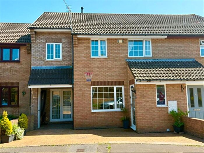 3 Bedroom Semi-Detached House For Sale In Osprey Close, Penarth, CF64