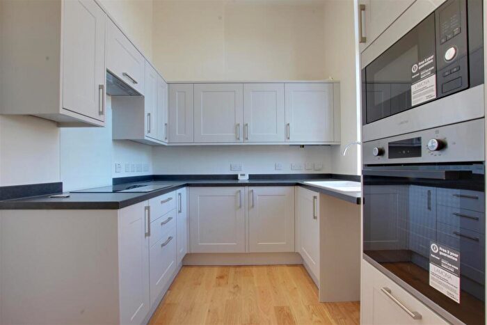 House To Rent In Newsholme Drive, London, N21
