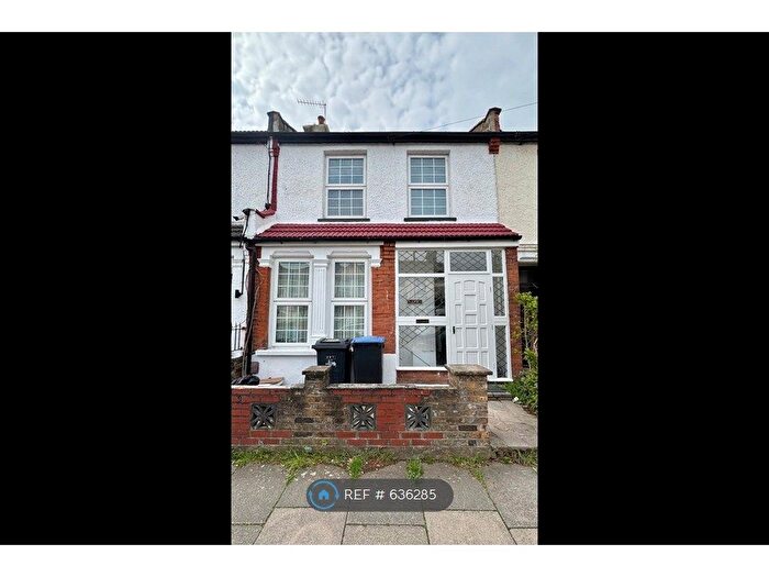4 Bedroom Terraced House To Rent In Kingsway, Enfield, EN3