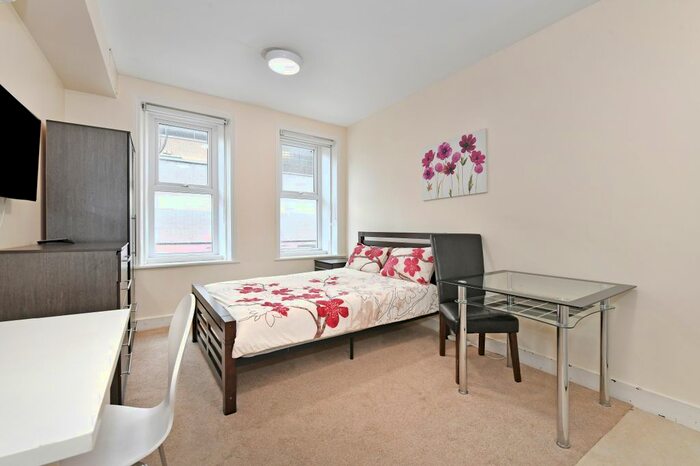Studio To Rent In Cromwell Road, London, SW7
