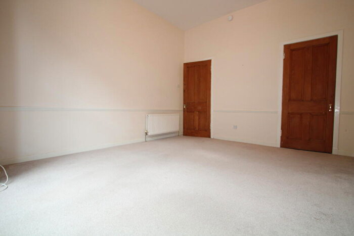 2 Bedroom Flat To Rent In Dowanhill Street, Westend, G11