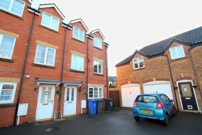 4 Bedroom House To Rent In Cony Walk, Northampton, NN4