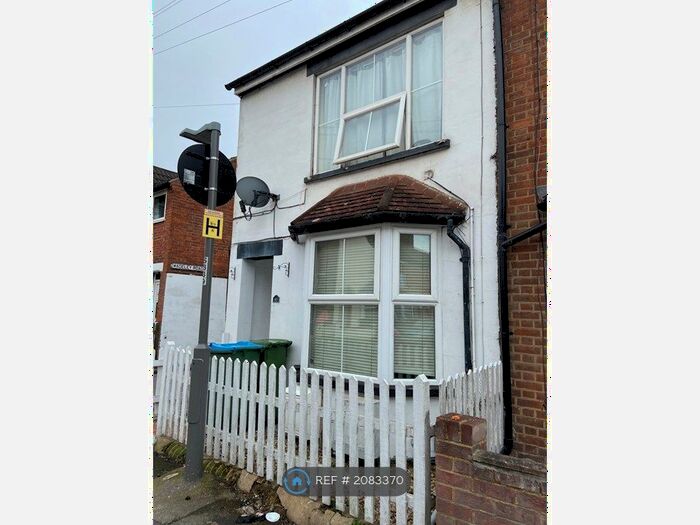 1 Bedroom Flat To Rent In Chiltern Street, Aylesbury, HP21