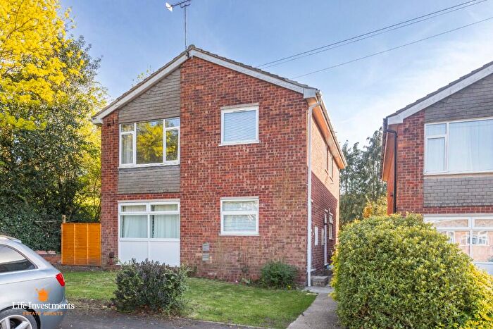 2 Bedroom Maisonette To Rent In Keppel Close, Rugby, Warwickshire, CV22