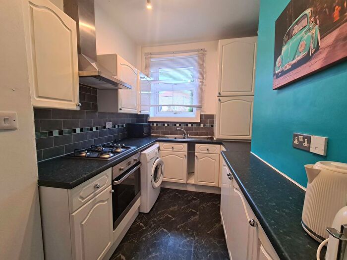 2 Bedroom Flat To Rent In Sighthill Drive, Edinburgh, EH11