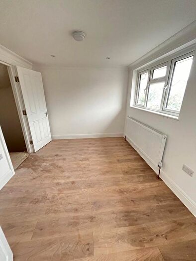 4 Bedroom Detached House To Rent In Sutherland Drive, Colliers Wood, Tooting, South Wimbledon, London, SW19