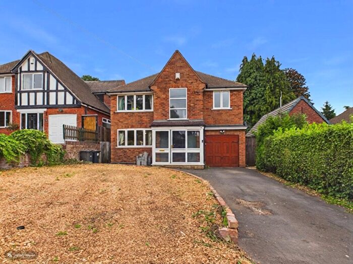 3 Bedroom Detached House For Sale In Kempson Avenue, Sutton Coldfield, B72