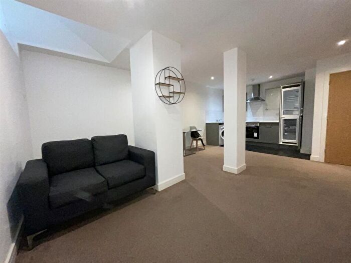 1 Bedroom Flat To Rent In Vicar Lane, Bradford, BD1