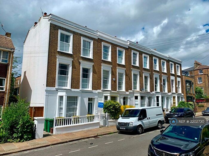 2 Bedroom Maisonette To Rent In St Pauls Crescent, London, NW1