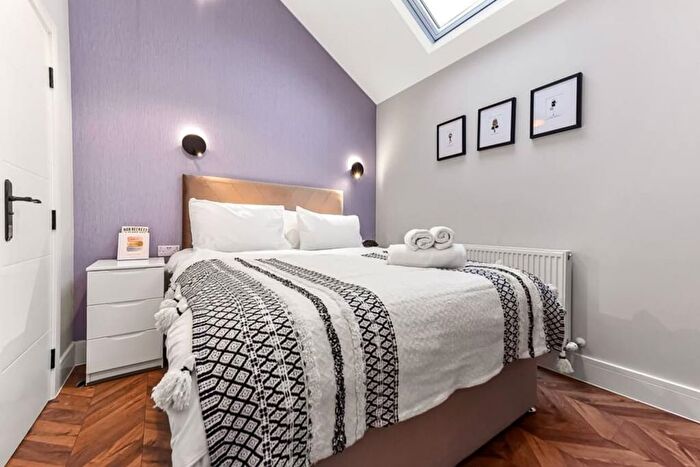 1 Bedroom Flat To Rent In Park Ln, Hornchurch, London, RM11