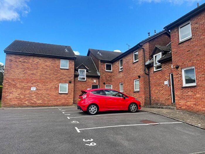 Studio To Rent In Hillingdale, Crawley, RH11