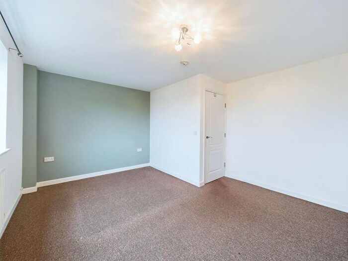 3 Bedroom Town House For Sale In Standhill Road, Carlton, Nottingham, NG4