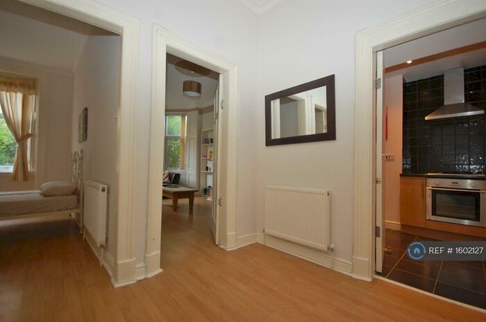 2 Bedroom Flat To Rent In Deanston Drive, Glasgow, G41