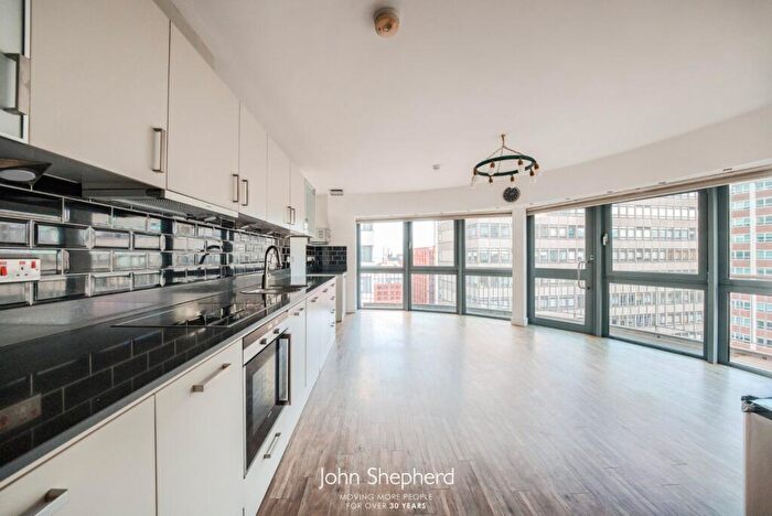 3 Bedroom Flat For Sale In Islington Gates, Newhall Street, Birmingham, B3