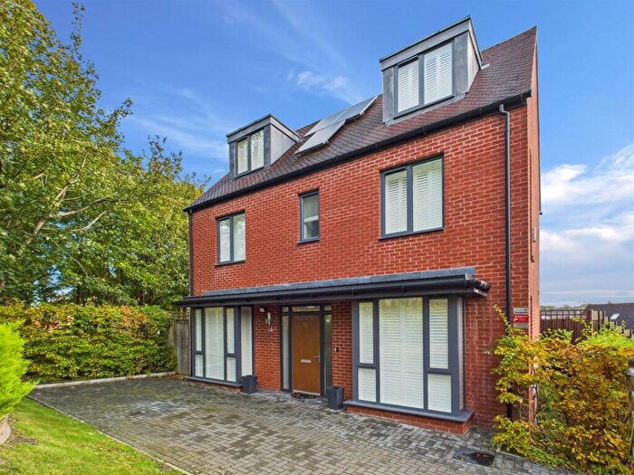 5 Bedroom Detached House To Rent In Keats Way, Coulsdon, CR5