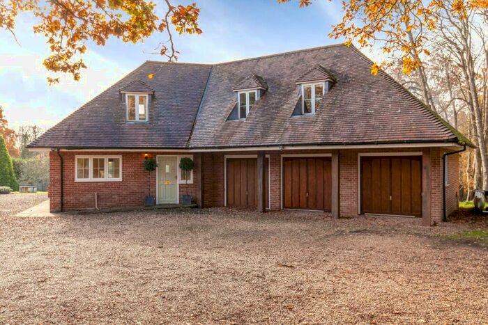 3 Bedroom Cottage To Rent In Belbins, Romsey, Hampshire, SO51