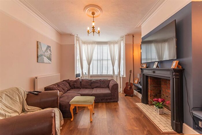 3 Bedroom End Of Terrace House For Sale In Grove Estate, Pontnewynydd, Pontypool, NP4