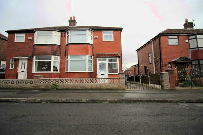 3 Bedroom Semi-Detached House To Rent In Avonlea Road, Manchester, M43