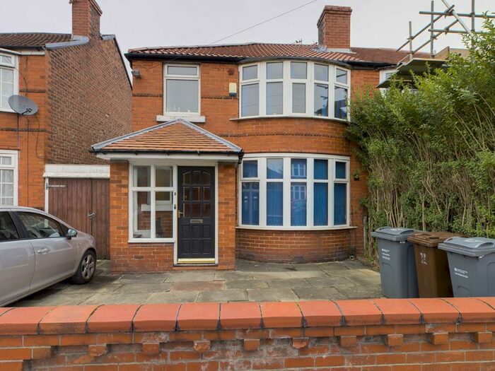 5 Bedroom Semi-Detached House To Rent In Victoria Road, Fallowfield, Manchester, M14