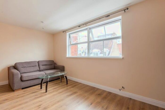 1 Bedroom Flat To Rent In Dennis House, Bow, London, E3