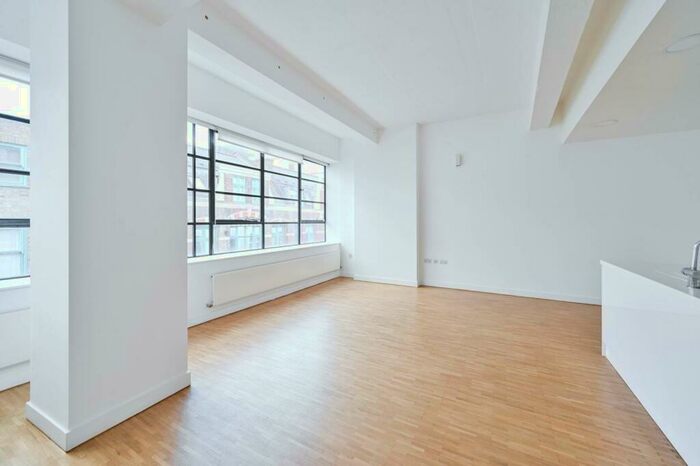 3 Bedroom Flat To Rent In Leather Lane, Clerkenwell, London, EC1N