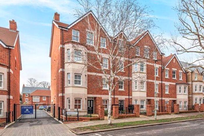 2 Bedroom Apartment For Sale In De Montfort Place, Bedford, MK40