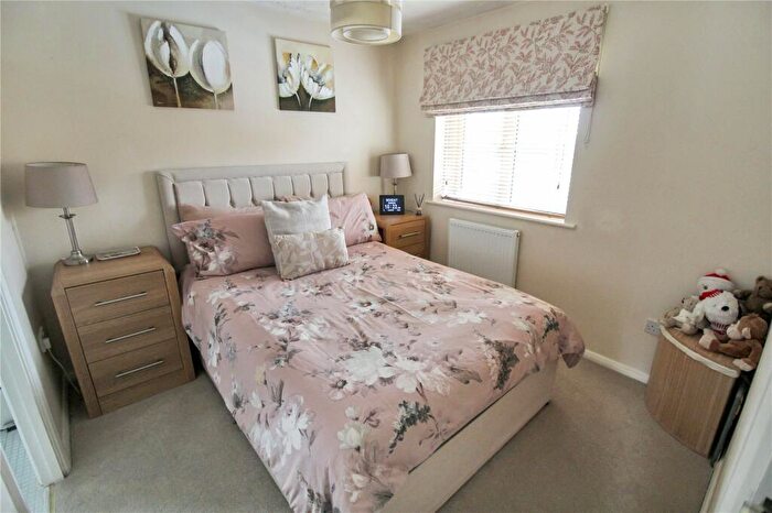 3 Bedroom End Of Terrace House For Sale In Gamekeepers Close, Swindon, Wiltshire, SN25