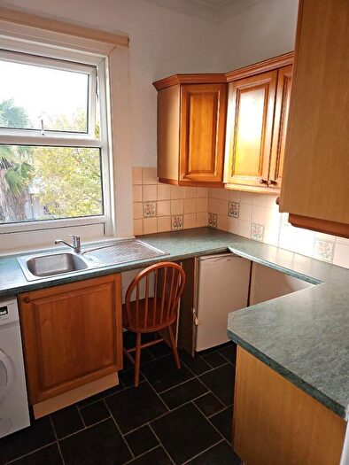 2 Bedroom Maisonette To Rent In The Avenue, London, E4